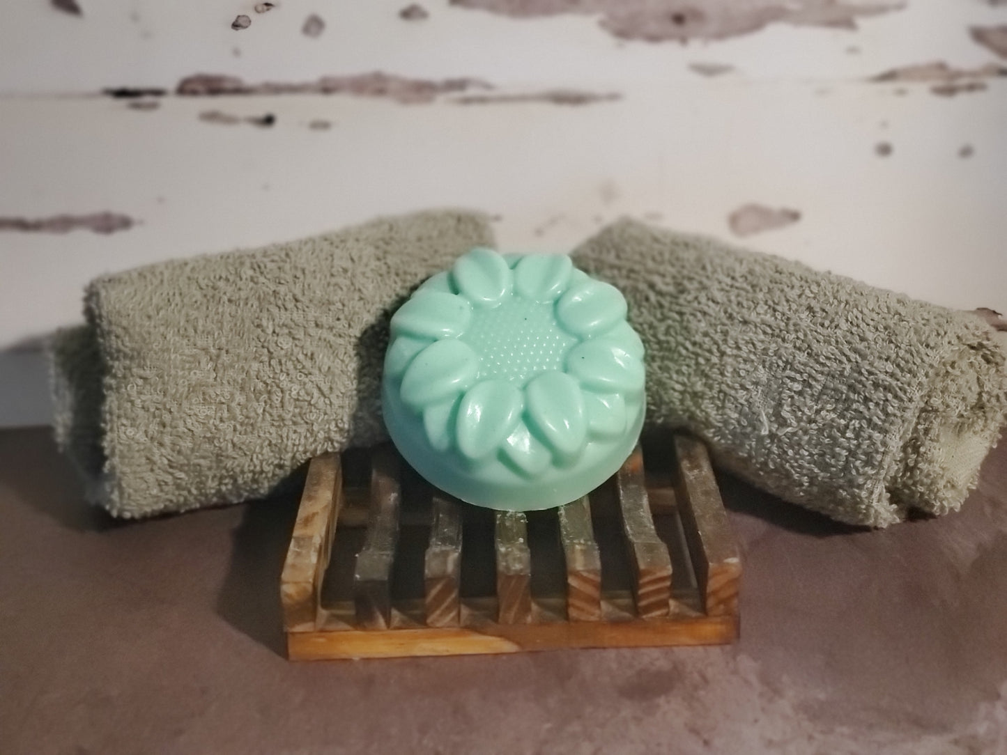 PEPPERMINT AND EUCALYPTUS LOOFAH SOAP