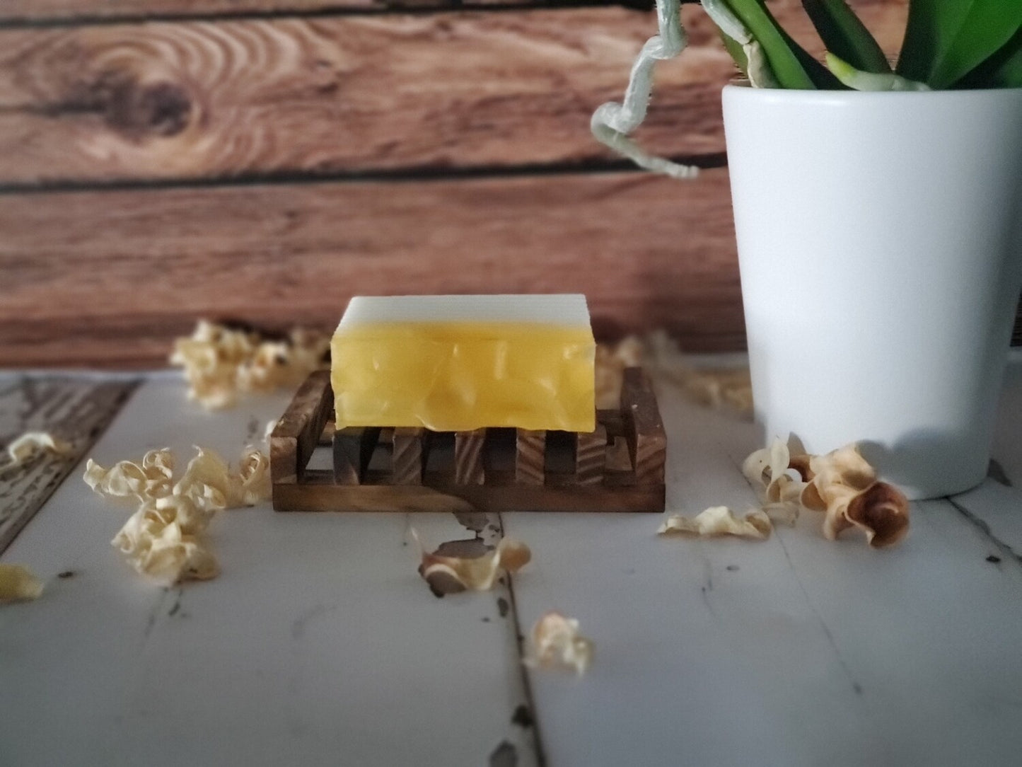 APPLE WINE AND HONEY WITH SHEA BUTTER SOAP