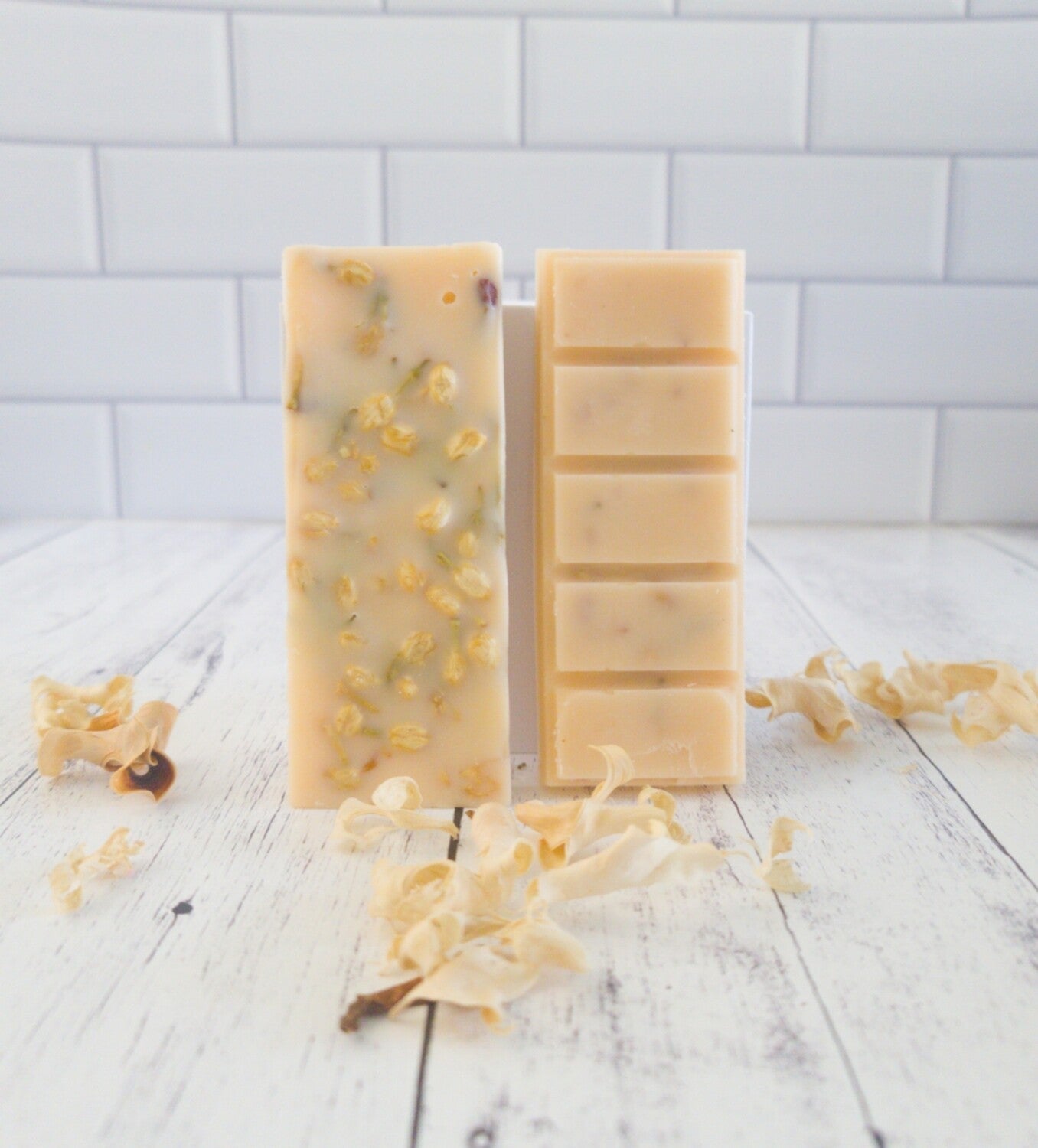 BLACK CURRANT AND JASMINE SCENTED WAX MELT BARS